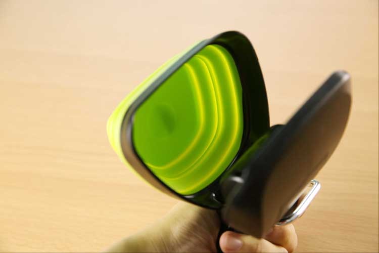 Dog Pet Travel Foldable Pooper Scooper With 1 Roll Decomposable bags