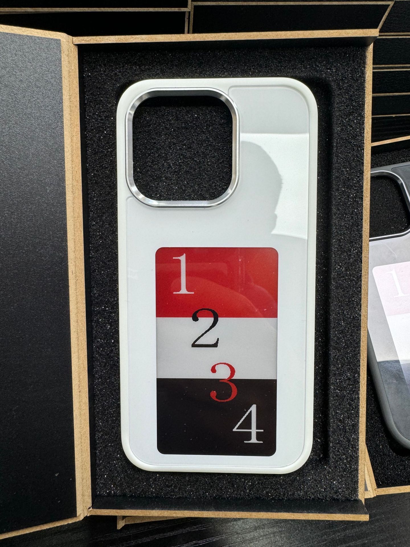 E-ink Screen Phone Case Unlimited Screen Projection Personalized Luxury Phone Case